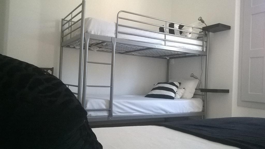 Hostel Rossio Alcobaça Oda fotoğraf